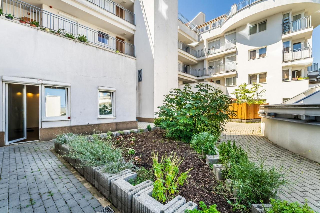 Bpr Garay Suite With Rooftop Terrace & A/C Budapeste Exterior foto